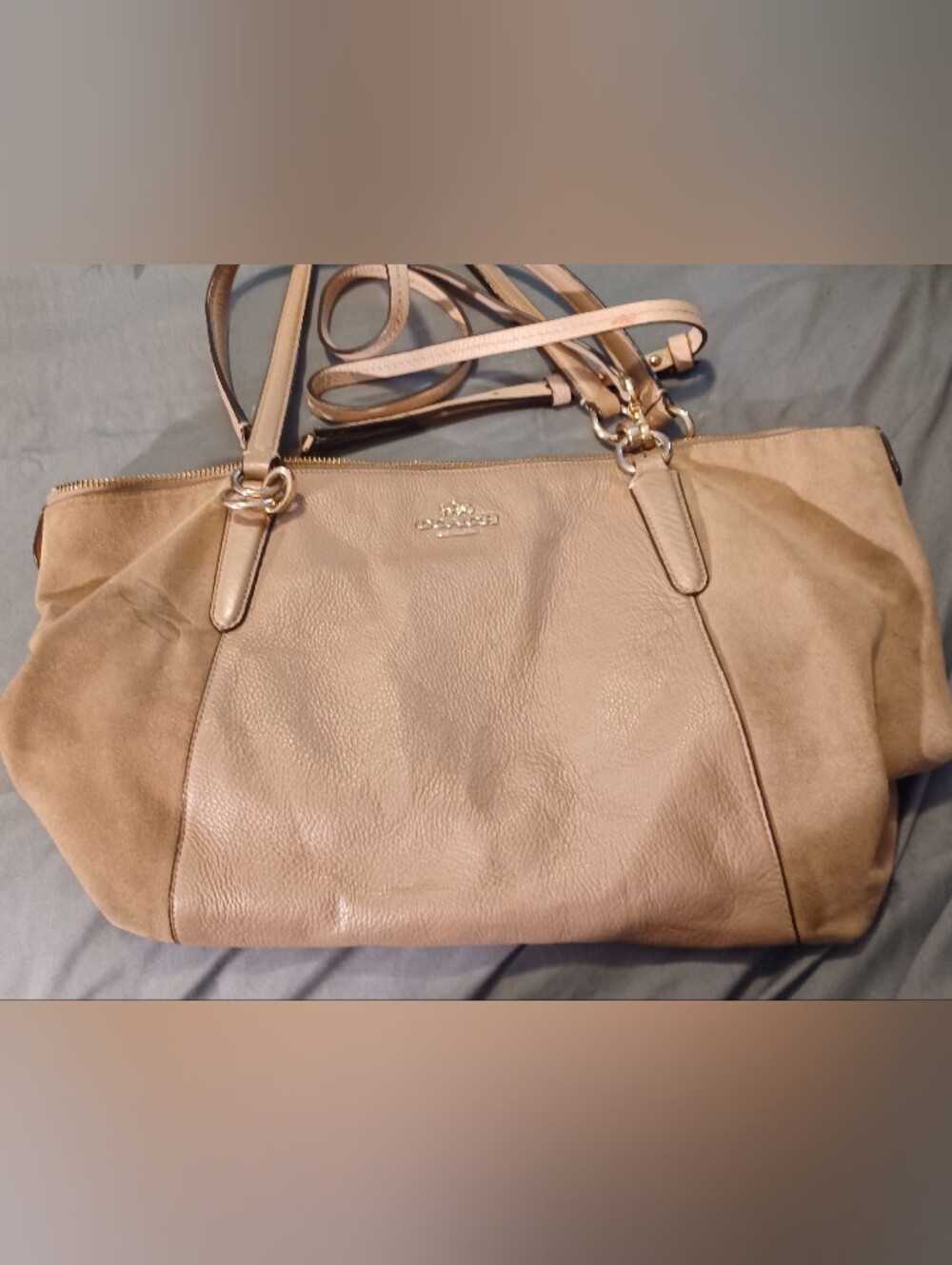 Coach Vintage Leather & Suede Beige Tote Bag.